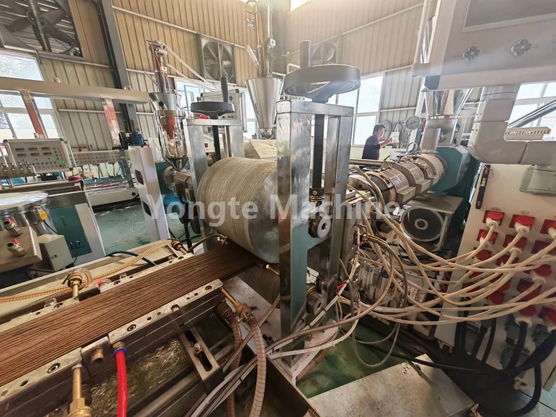 Penyelesaian untuk Masalah Pengeluaran WPC Extruder