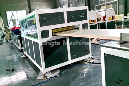 Bagaimana untuk menyelesaikan masalah salah jajaran jalur pintu WPC?