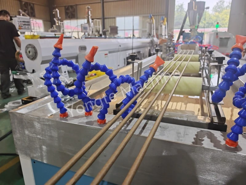 Mesin Pembuat Paip WPC China dengan Empat Rongga