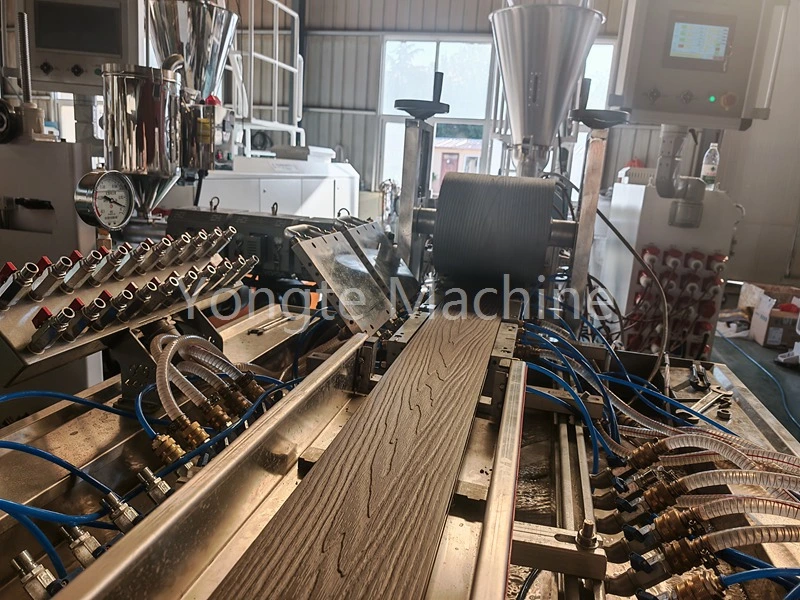 Mesin Tukar Pembaziran Plastik kepada Profil WPC