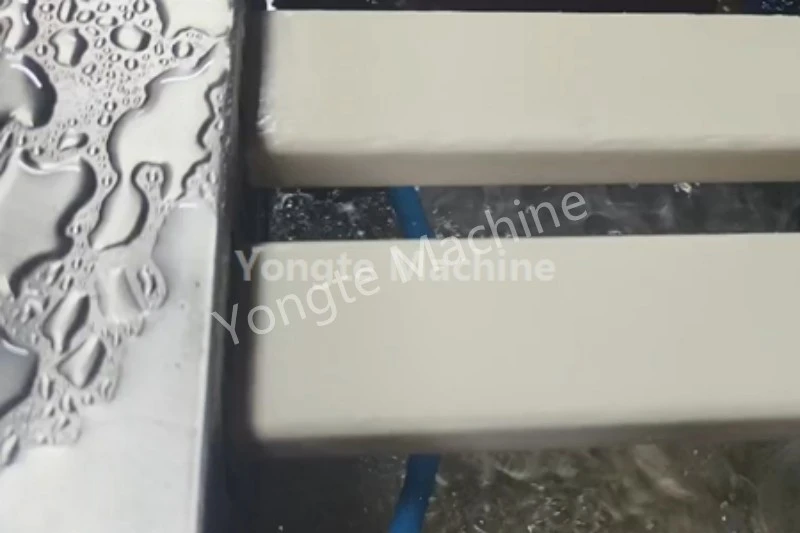 Mesin Penyemperitan Kayu Plastik untuk Pelanggan Qatar