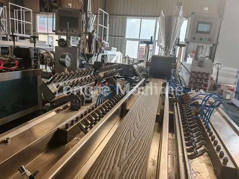 Mesin Decking Komposit Plastik Kayu